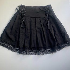 Womans XS, pleated, black, lacy mini skirt, Romwe